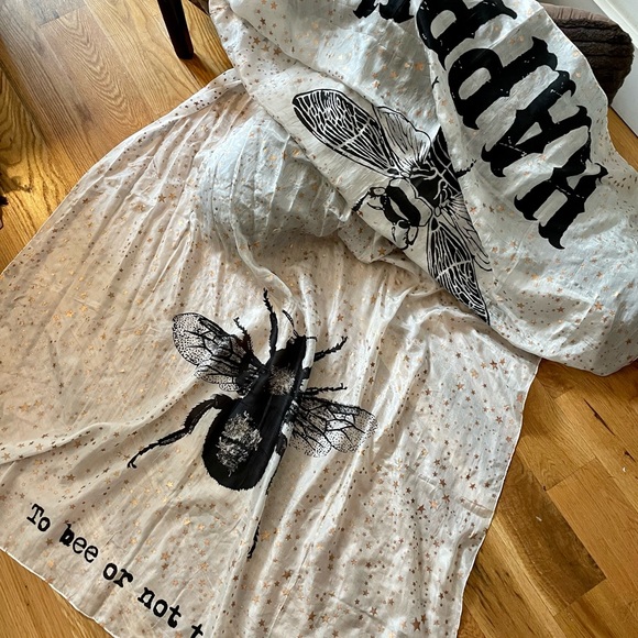 100 Stars Silk Bee 🐝 Happy Scarf ✨✨✨ - Picture 5 of 9